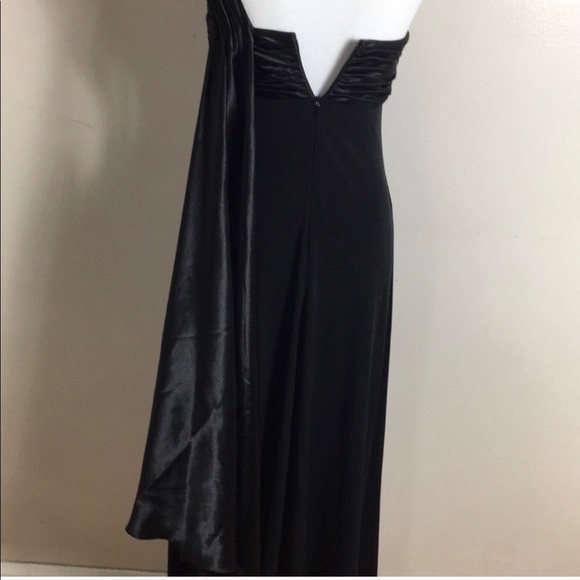 DAVIDS BRIDAL DRESS WEDDING/PROM SIZE 4 - Picture 6 of 8